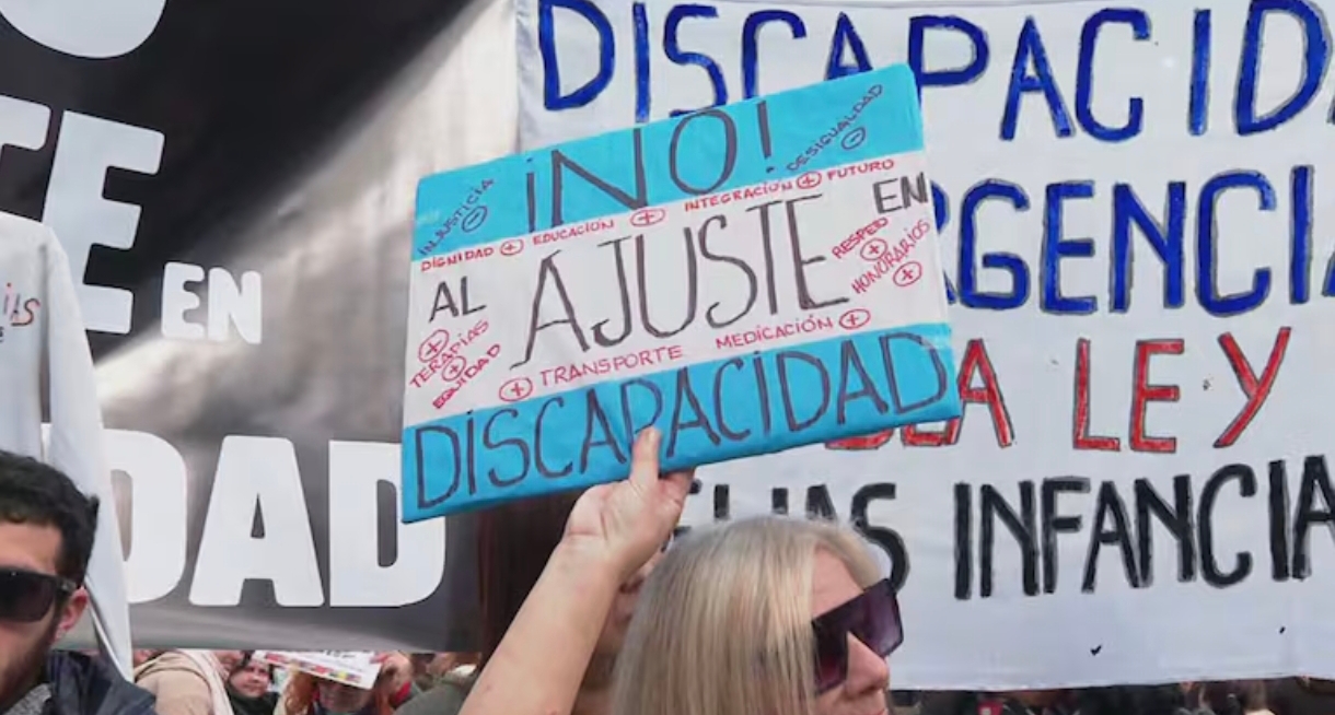 Marcha en el Congreso: manifestantes reclaman la aprobación de la Ley de Discapacidad