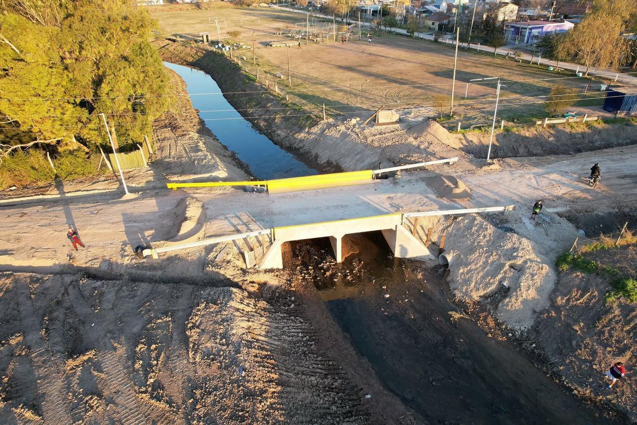 Gastón Granados inauguró en Tristán Suárez el Puente 12 de Octubre