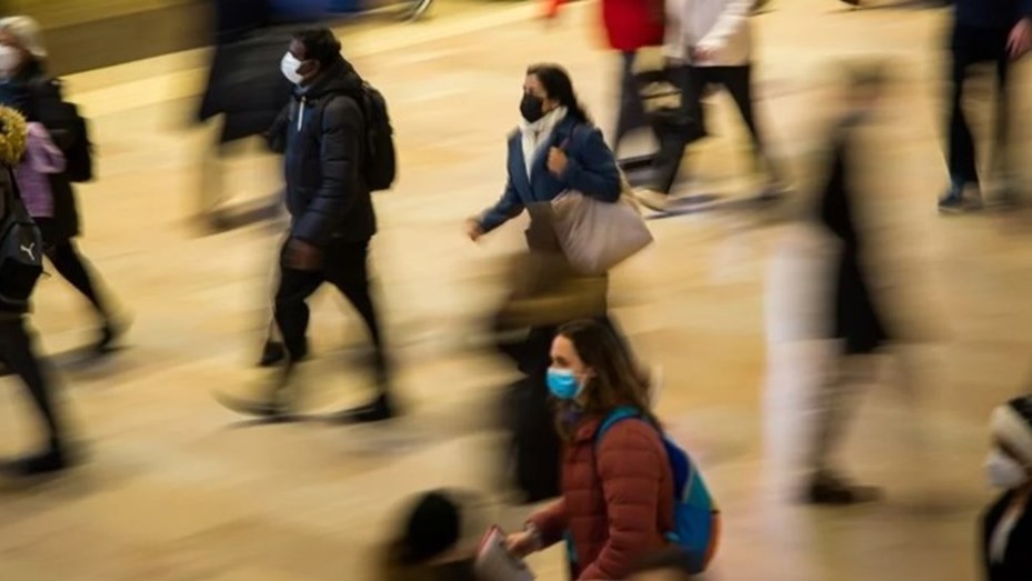 Alarma en Reino Unido: cierran escuelas por brote de gripe H3N2