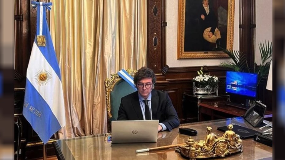 Milei se reúne con sus legisladores en busca de acelerar la aprobación de la 