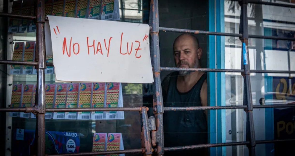 En medio de la fuerte ola de calor, un apag&oacute;n masivo afect&oacute; a m&aacute;s de 800.000 usuarios en el AMBA