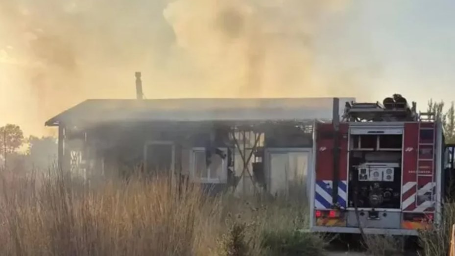 Interpol busca el hombre que incendió la casa de una pareja de lesbianas en Cañuelas