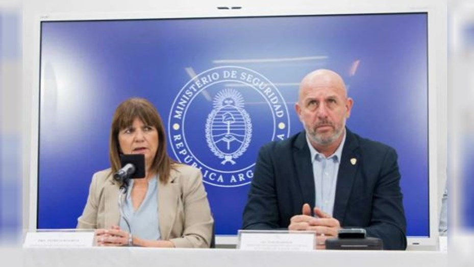 Patricia Bullrich cruzó a Waldo Wolff: 