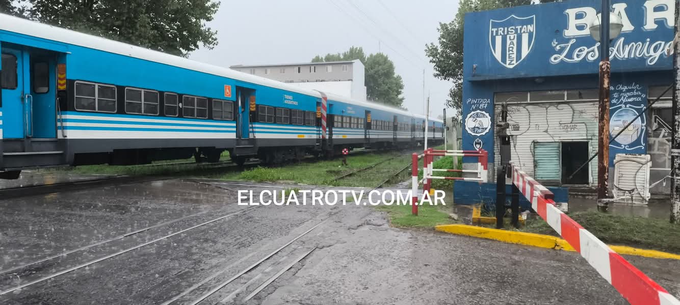 Susto en el Tren Roca: descarriló una formación con pasajeros en Tristán Suárez y el servicio está suspendido
