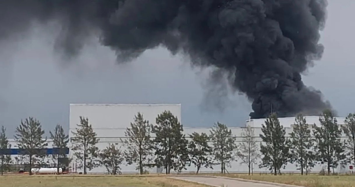 Alerta por un incendio en una fábrica de plásticos de Carlos Spegazzini