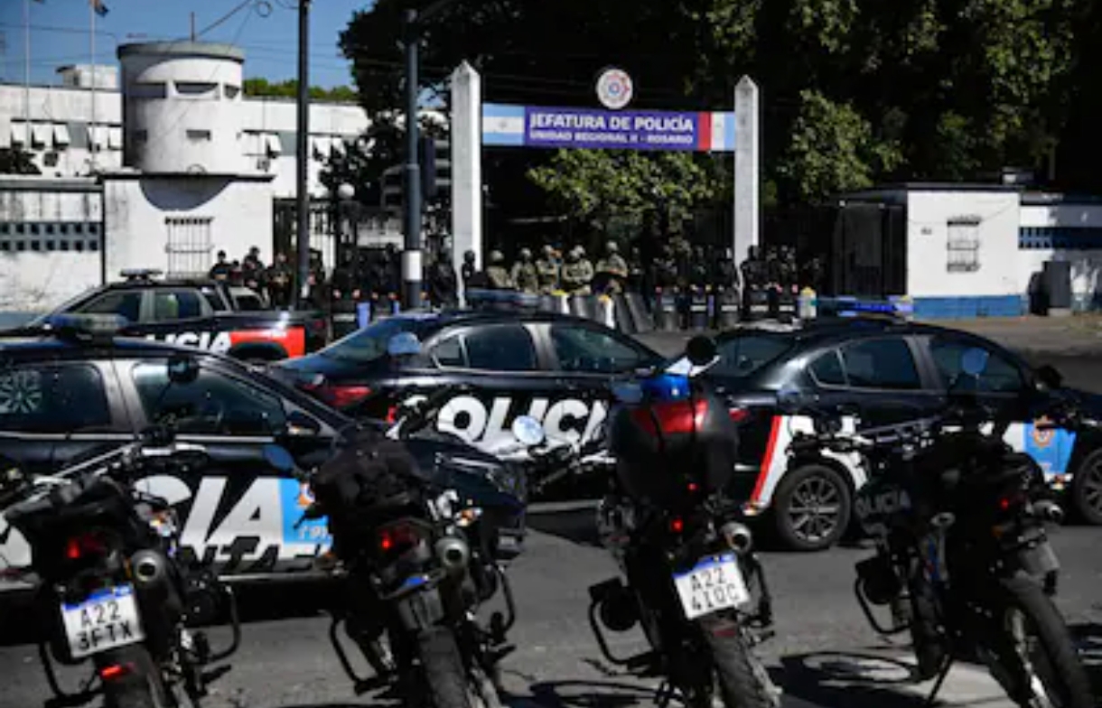 Protesta policial en Rosario: se frustró la reunión con el gobierno provincial y crece la tensión