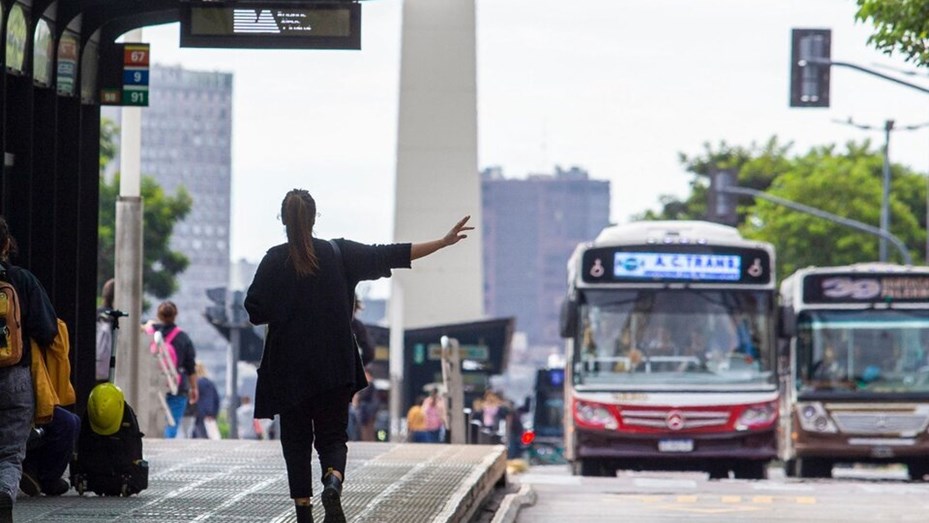 Aumenta el transporte en CABA: colectivos, subte y peajes suben 4,4%