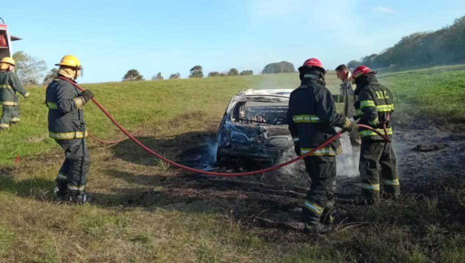 Horror en La Plata: encontraron el cuerpo calcinado de una mujer dentro de un auto abandonado