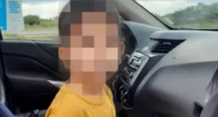 Encontraron a un nene de 3 años deambulando solo por la ruta