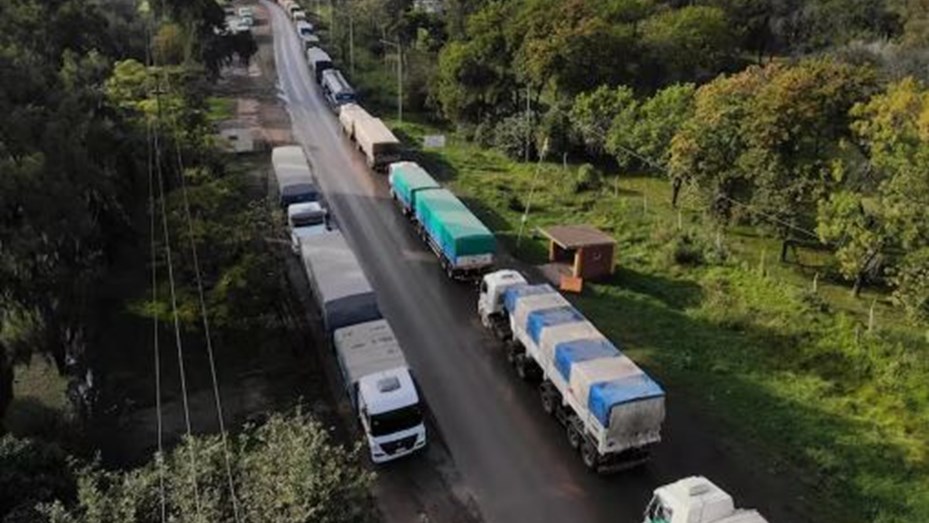 Cosecha récord impulsa el arribo masivo de camiones a puertos cerealeros y anticipa millonaria liquidación