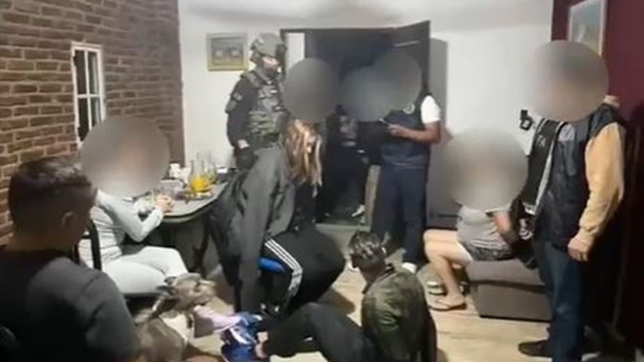 Tenía un polígono de tiro clandestino en su vivienda y fue detenido