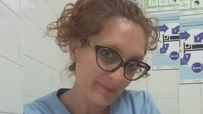 Susana Aranda, enfermera de Ezeiza, estuvo al lado de un paciente aislado hasta el último minuto