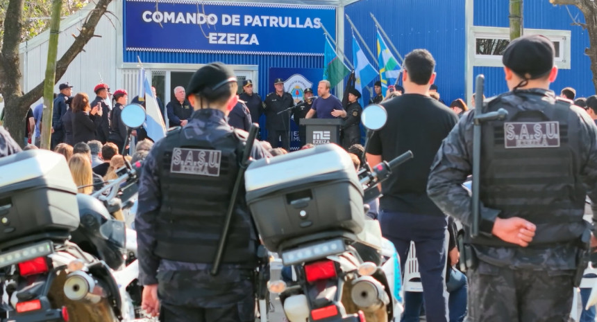 Volcó un patrullero que acompañaba a una ambulancia en La Unión 