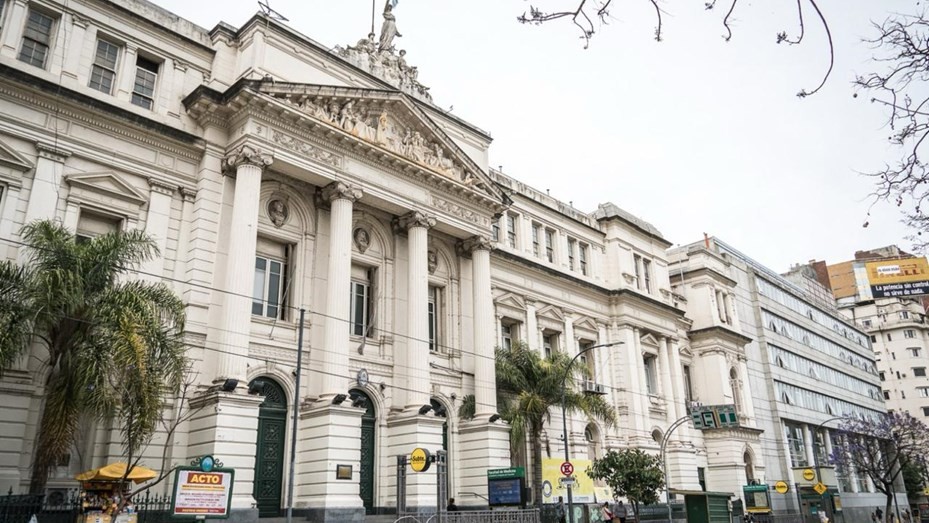 Feria de Empleo de la UBA ofrece más de 500 oportunidades laborales a estudiantes