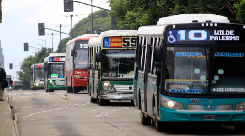 Confirman que no hay paro de colectivos en las líneas de DOTA este martes