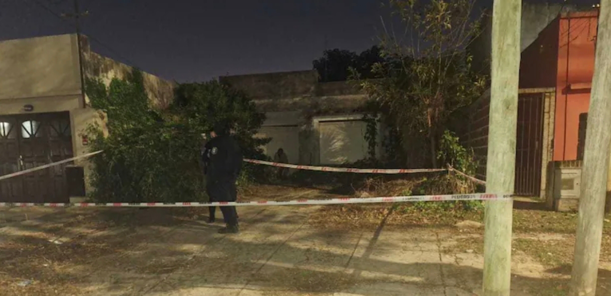 Macabro hallazgo en La Plata: un hombre vivió tres años con el cuerpo de su madre