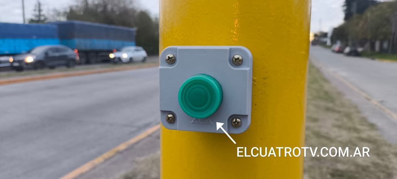 Colocaron nuevo sem&aacute;foro en la Ruta 205 y se acciona con un bot&oacute;n en Esteban Echeverr&iacute;a 