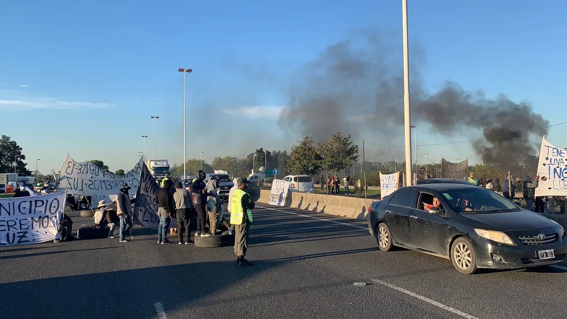 Corte y caos en la autopista Riccheri genera demoras para llegar al Aeropuerto de Ezeiza