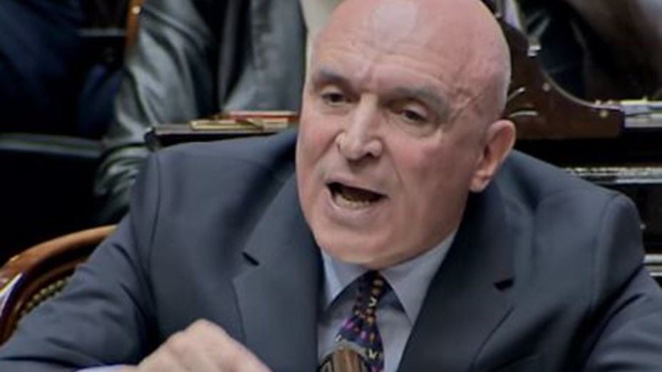 José Luis Espert llamó “demente comunista” a Kicillof y pidió “liberar” la Provincia de Buenos Aires