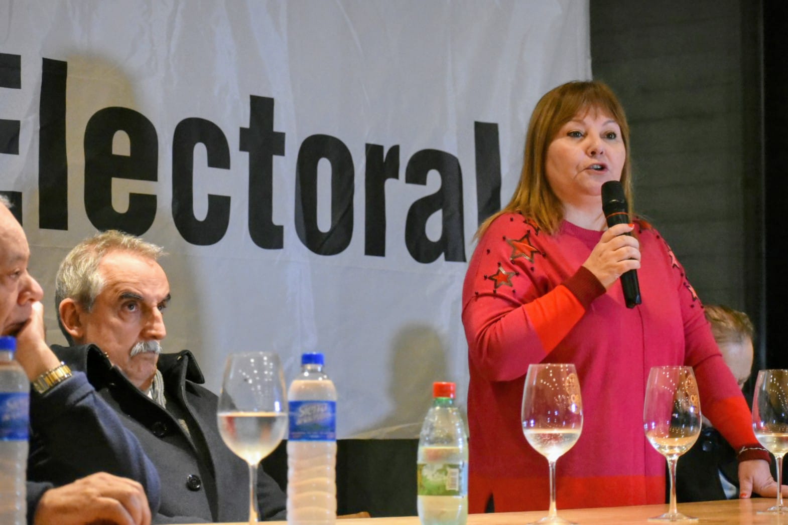 Guillermo Moreno encabezó un plenario peronista en Ranelagh