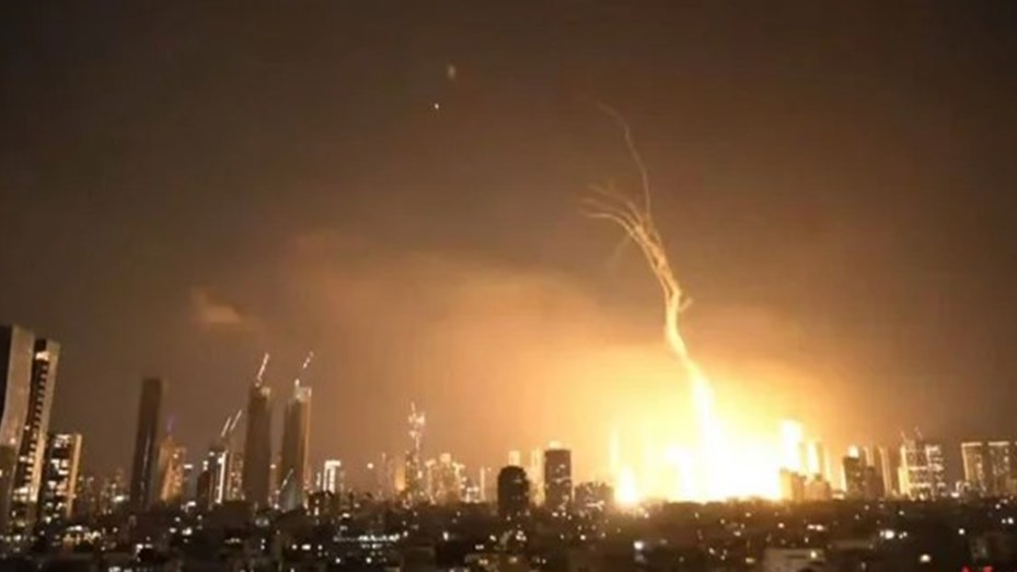 Irán lanzó más de 200 misiles y hay explosiones en Tel Aviv y Jerusalén