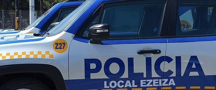 Robaron dos cubiertas y terminaron presos en Ezeiza