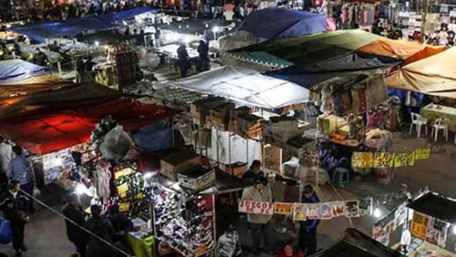 Tensión en La Salada por un nuevo decomiso de mercadería y protesta de puesteros