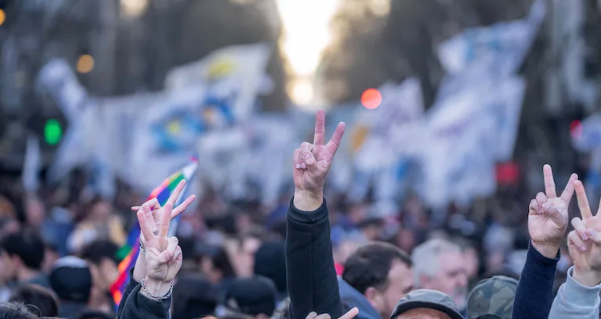 “Resistir a la proscripción de Cristina”: sindicatos K se concentran frente al Palacio de Tribunales