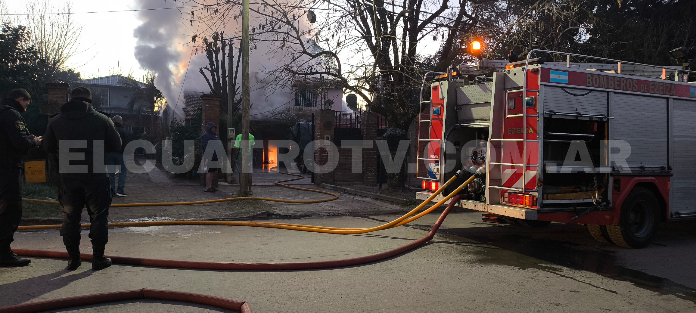 Una familia perdió todo en un incendio de su vivienda en Los Pinos y Bolívar en La Unión
