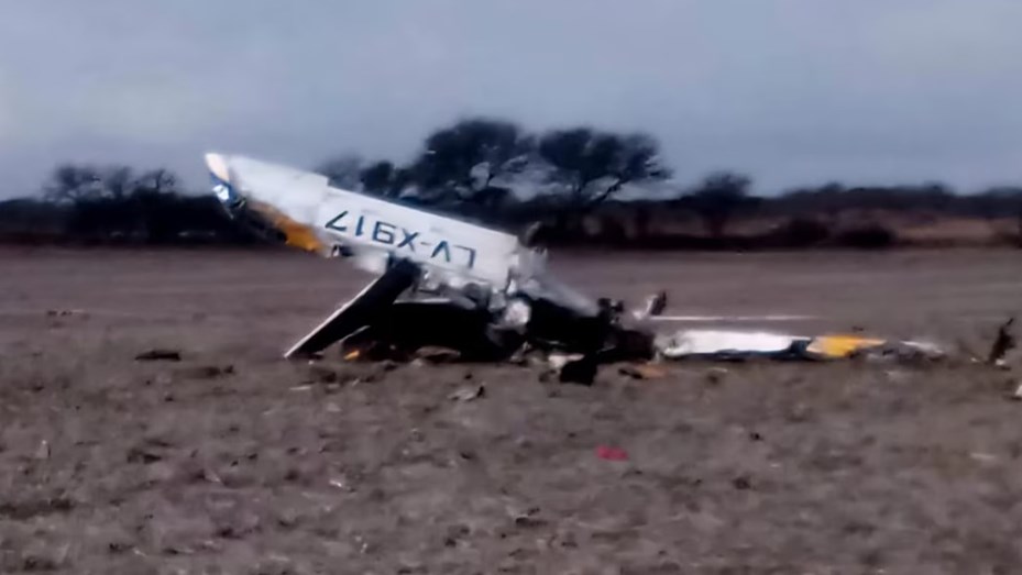Murió un intendente de Córdoba al estrellarse con su avioneta en un campo de San Luis