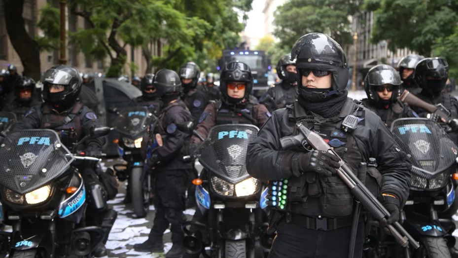 Crearon un sistema de protección para policías que denuncien delitos cometidos dentro de las fuerzas federales