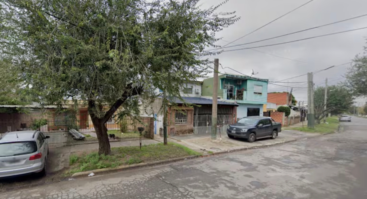 Discutió con su amigo, se subió al auto y lo atropelló: la víctima murió en el acto y el agresor fue detenido