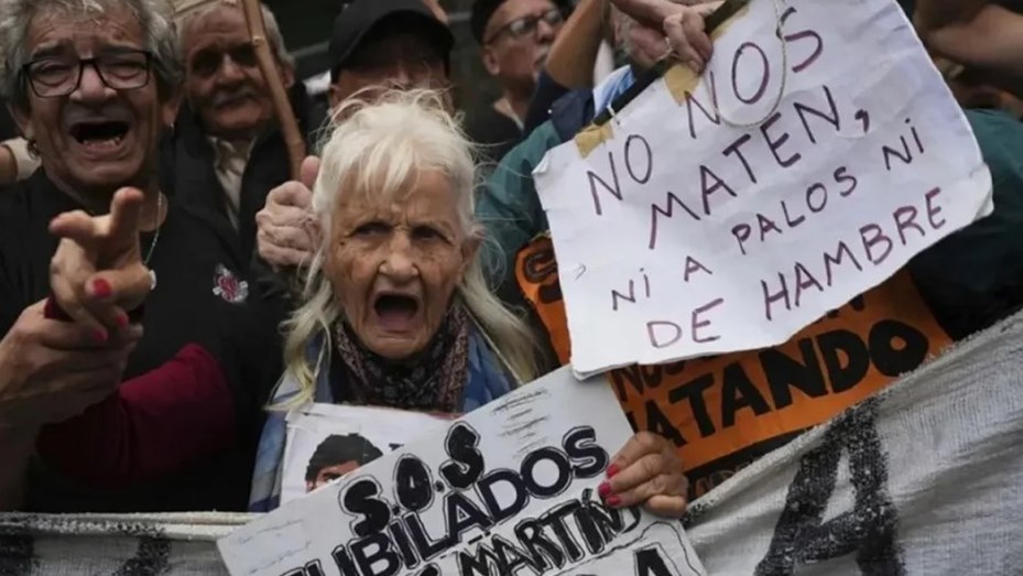 Jubilados y trabajadores del Garrahan se movilizan al centro porteño