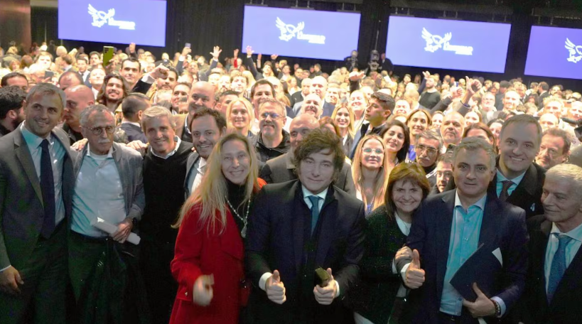 Javier Milei lanza la campaña con un acto en La Plata y la presencia de los candidatos