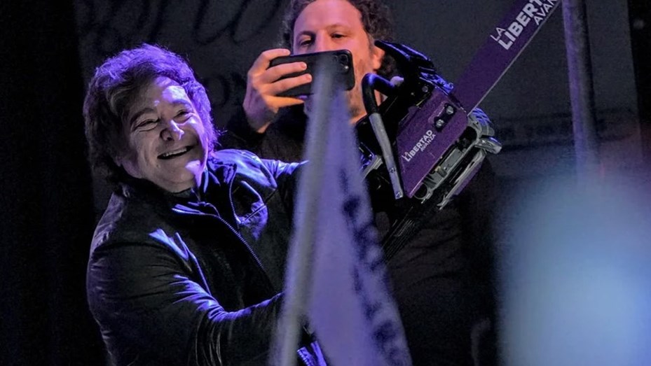 Milei lanzó la campaña en Provincia con duros insultos a Kicillof