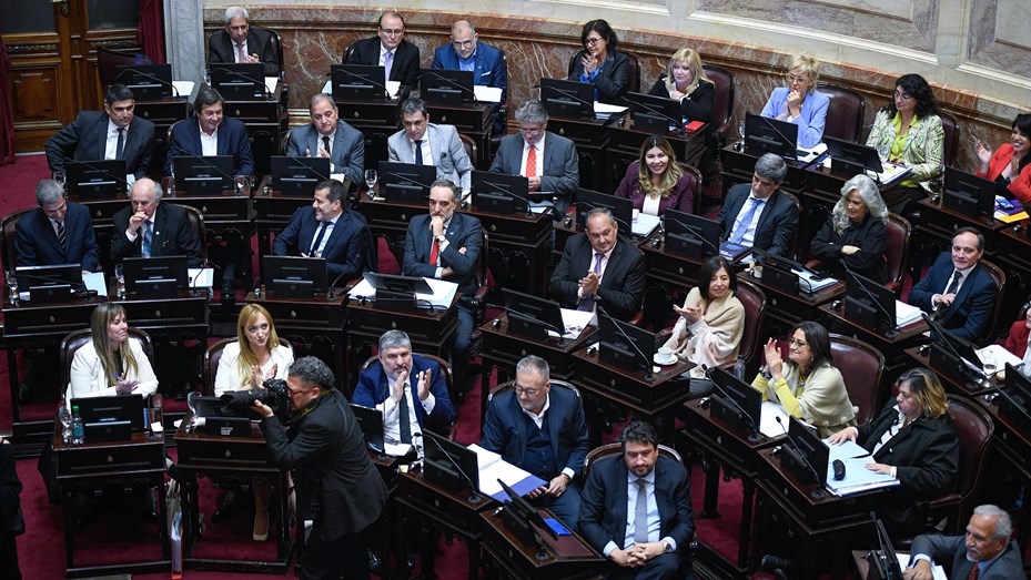 Con amplia mayoría, el Senado convirtió en ley el financiamiento universitario