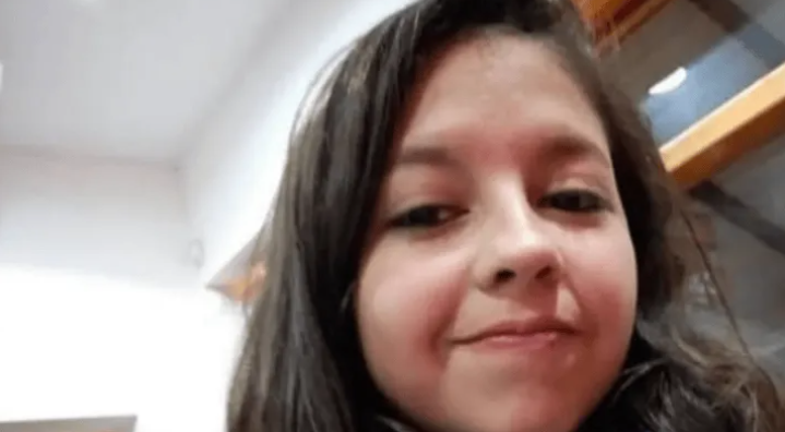 Una joven de 22 años fue asesinada mientras dormía y detuvieron a su novio policía por presunto femicidio