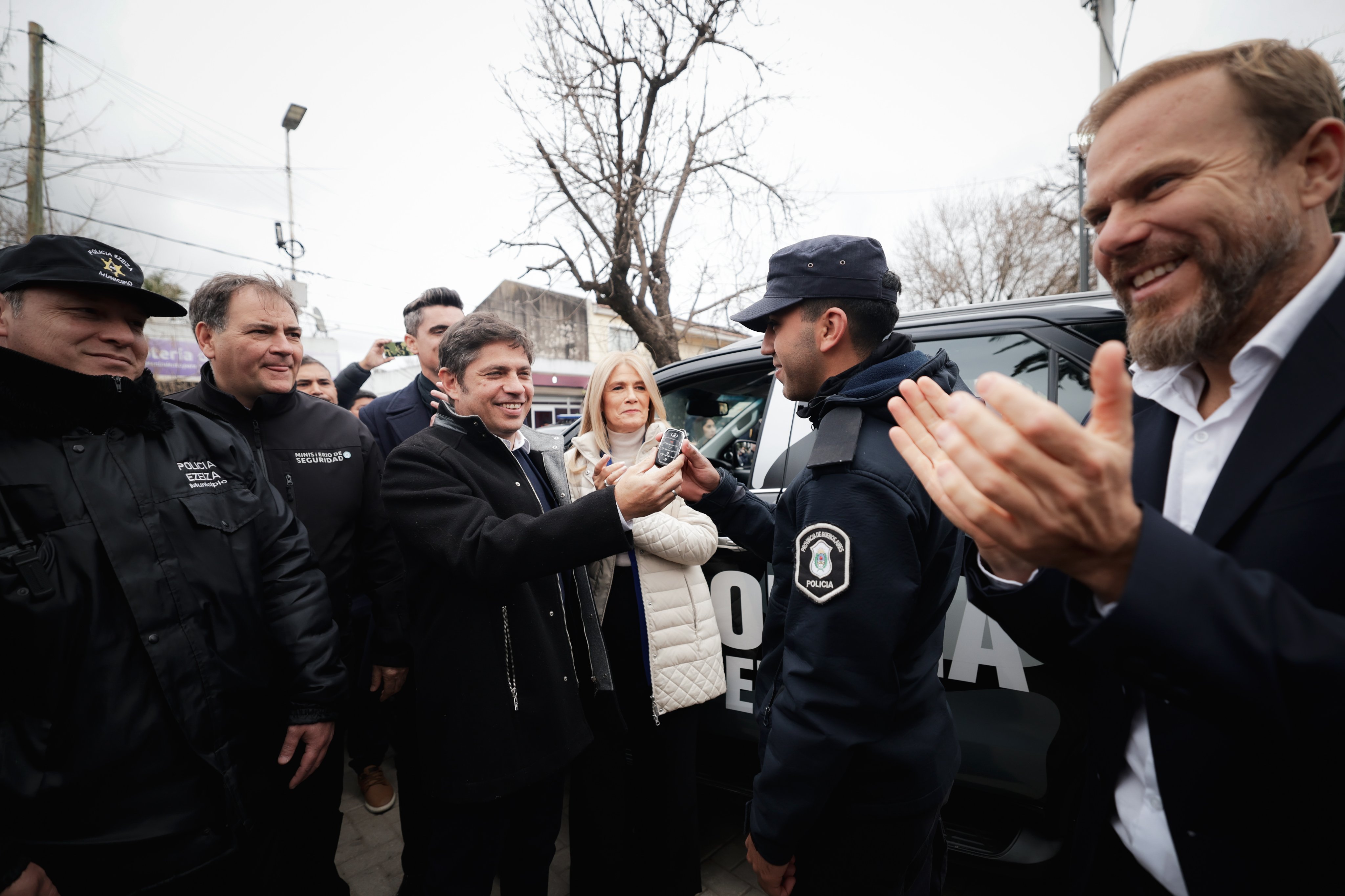 Kicillof entregó nuevos patrulleros para fortalecer la seguridad en Ezeiza