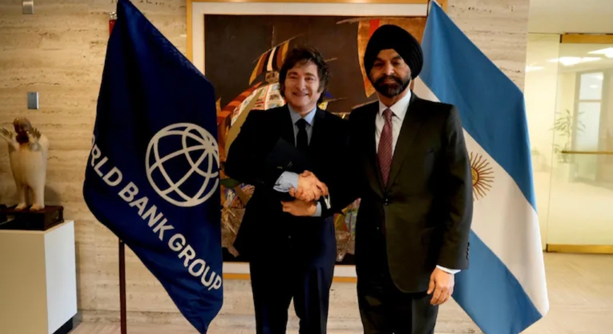 Luis Caputo anunció que el Banco Mundial enviará US$4000 millones a la Argentina