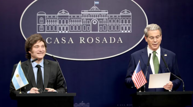 El secretario del Tesoro de EE.UU. confirmó que negocia con la Argentina un swap por US$20.000 millones