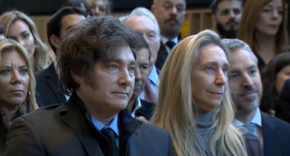 Milei regresó de los EEUU y se quedará en Olivos, mientras Karina encabeza con Santiago Caputo una reunión de la mesa de campaña en Casa Rosada