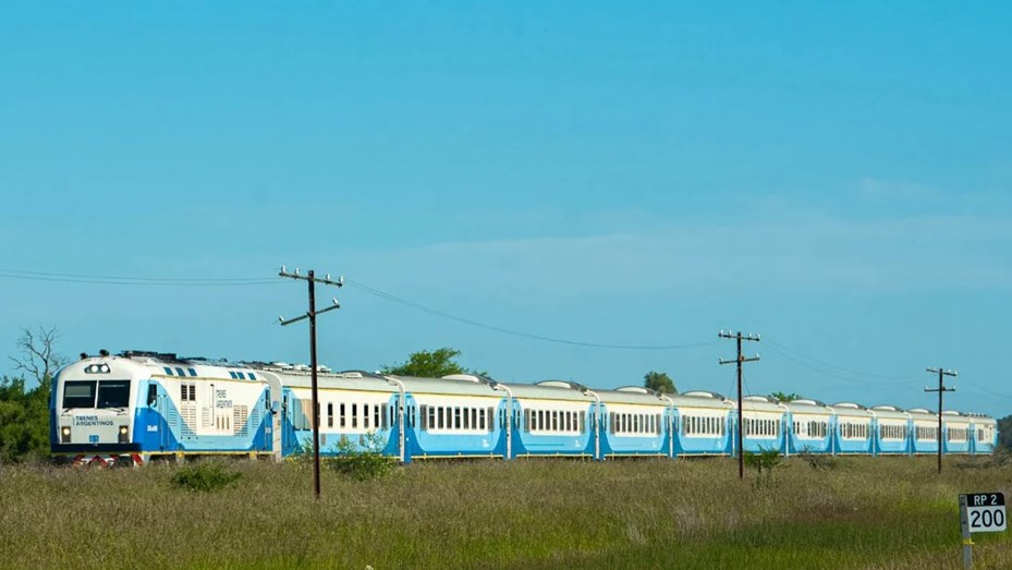 Suspendieron provisoriamente trenes de larga distancia hacia C&oacute;rdoba y Tucum&aacute;n
