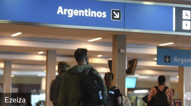 Paro de Aduana: demoras de más de dos horas en el aeropuerto de Ezeiza