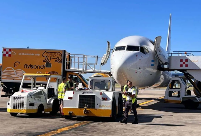Amenaza de bomba en un vuelo de Flybondi en Ezeiza obligó a desalojar la aeronave