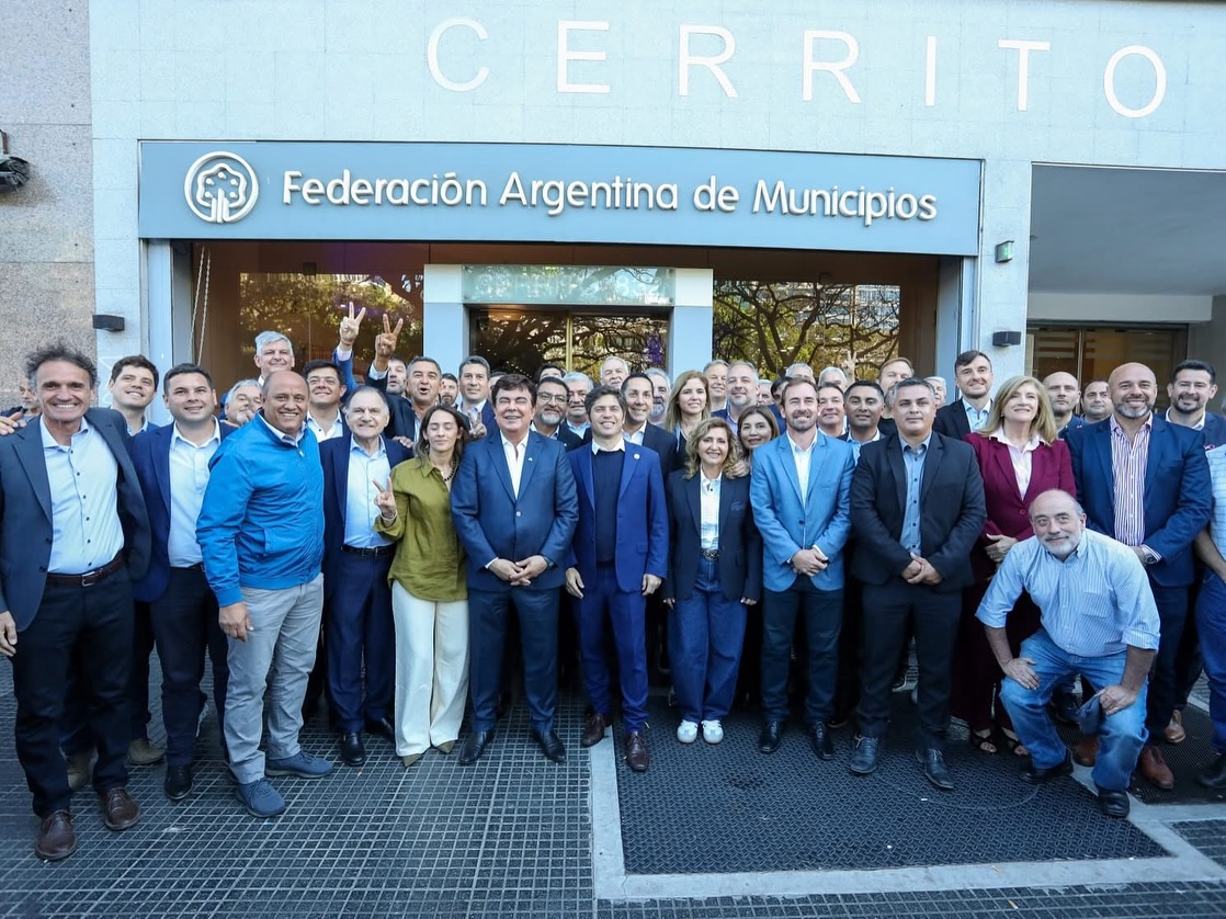 Más de 500 intendentes le exigieron a Milei un cambio de rumbo económico: “Argentina atraviesa una catástrofe”