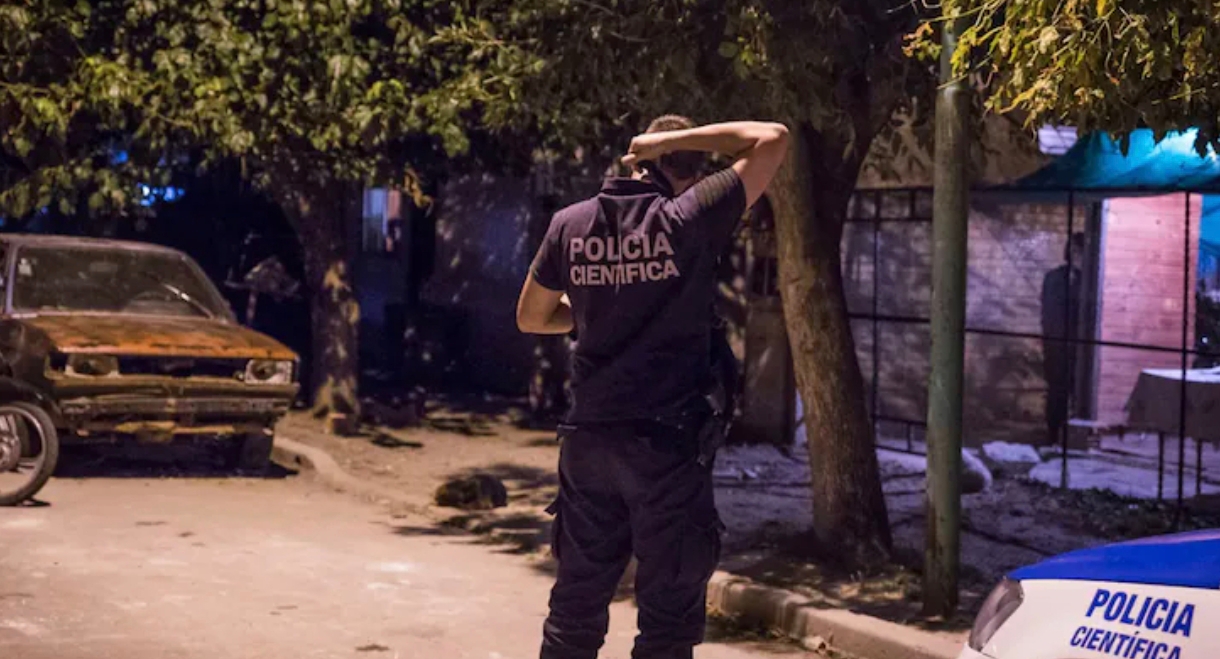Liberaron al adolescente que mató al exnovio de su mamá en La Plata: investigan si actuó en legítima defensa