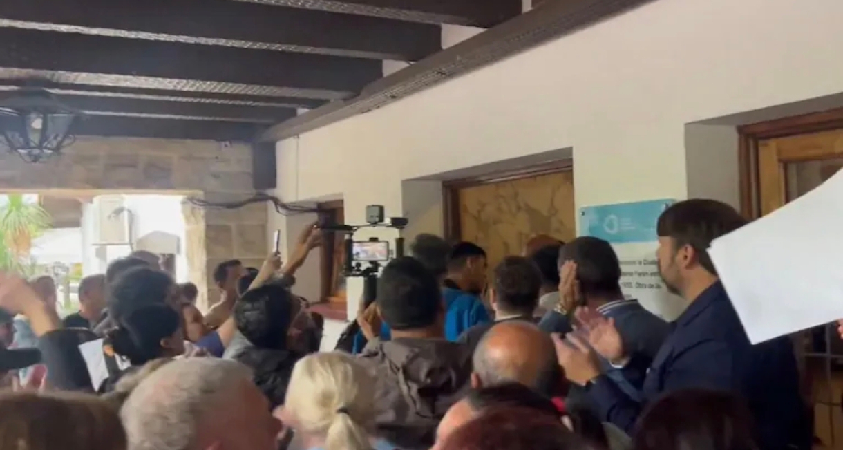 Tensión en la ANDIS: el interventor recibió a los manifestantes que irrumpieron en la sede del organismo