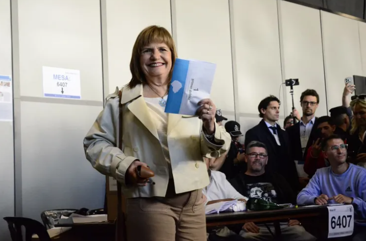 Patricia Bullrich votó en Palermo: 