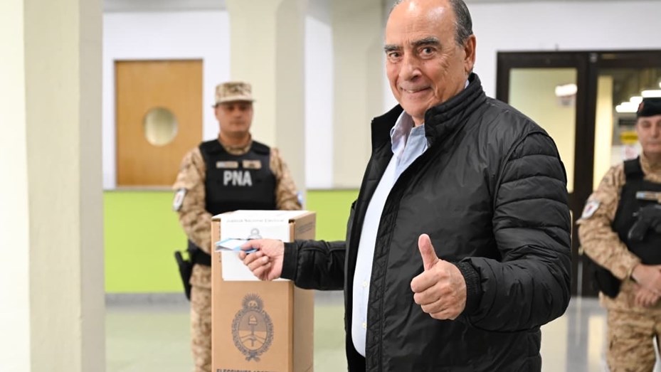 Guillermo Francos votó y anunció que “viene una época de cambios importantes”