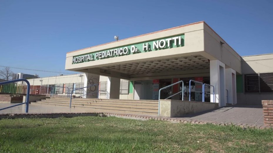 Mendoza: una nena de dos años sufrió la amputación de su brazo derecho tras introducirlo en un secarropas